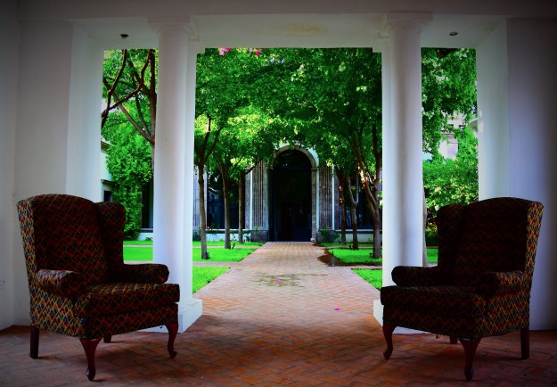 Entrée de derrière sur le jardin