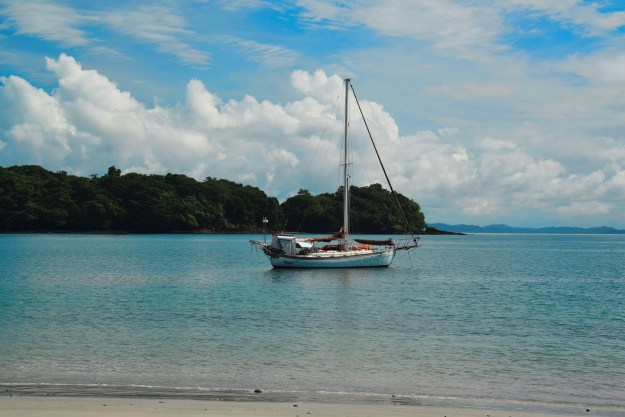 Wahkuna anchored in front of Isla Gamez