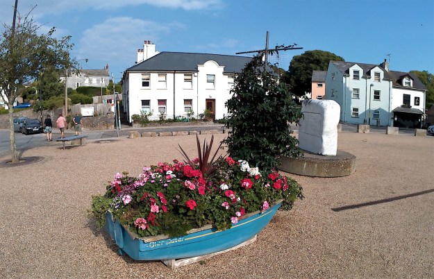 This photo is taken by AllWinner's v3-sdv